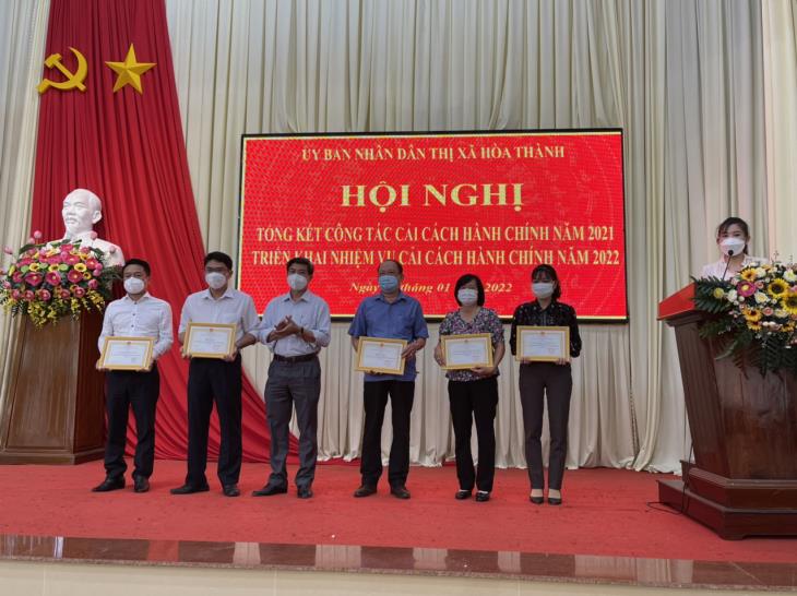 Ủy ban nhân dân thị xã Hòa Thành tổng kết công tác cải cách hành chính năm 2021 và triển khai Kế hoạch cải cách hành chính năm 2022